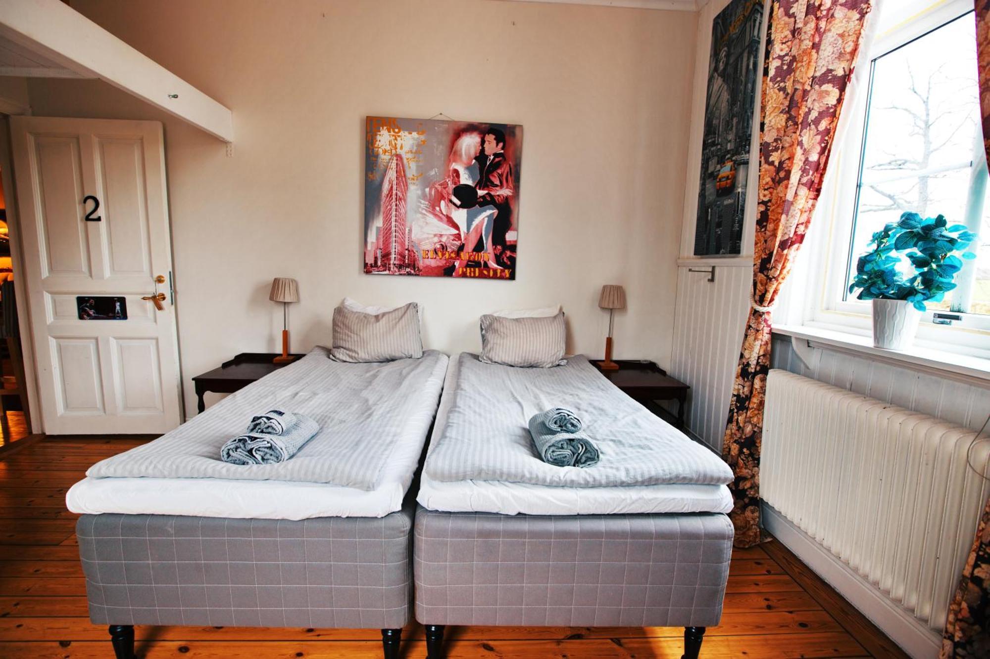 HagbackensGård Bed&Breakfast Örebro Eksteriør bilde